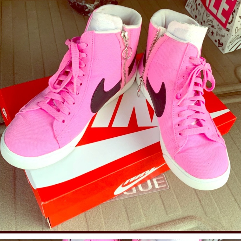 Pink high top blazer